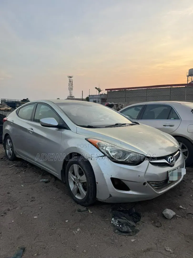 Hyundai Elantra 2014 Silver