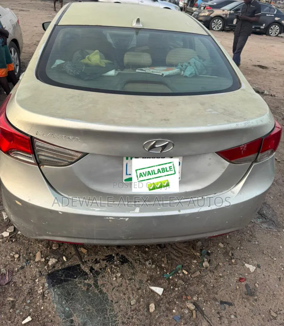 Hyundai Elantra 2014 Silver