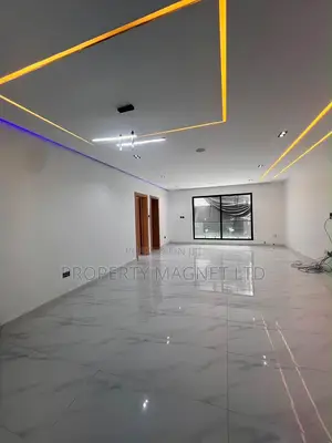 Furnished 2bdrm Apartment in Lekki Phase 1 for sale