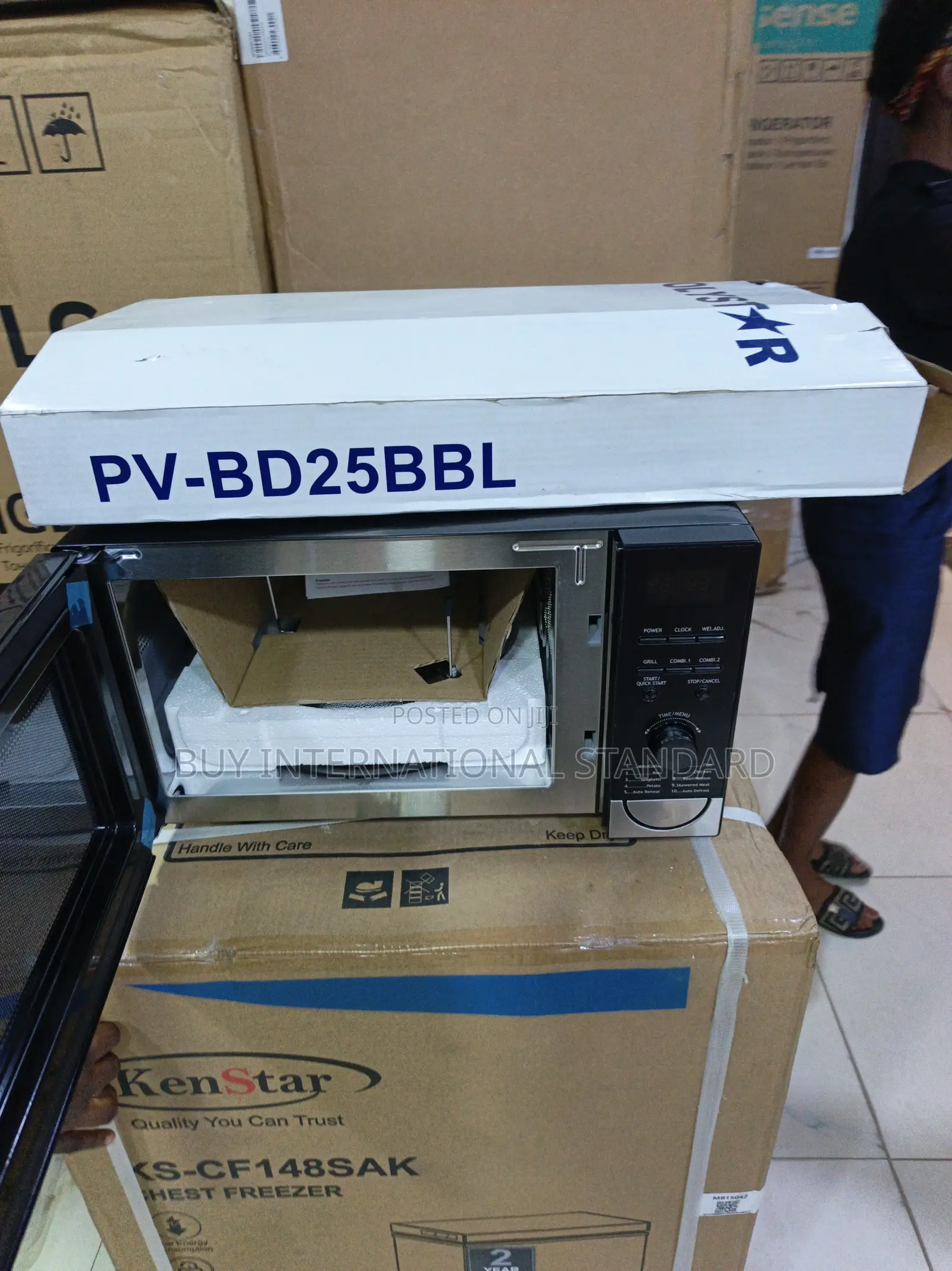 Built-in Microwave Oven 25L by Polystar