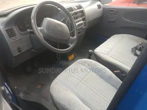 Toyota HiAce 2007 Blue