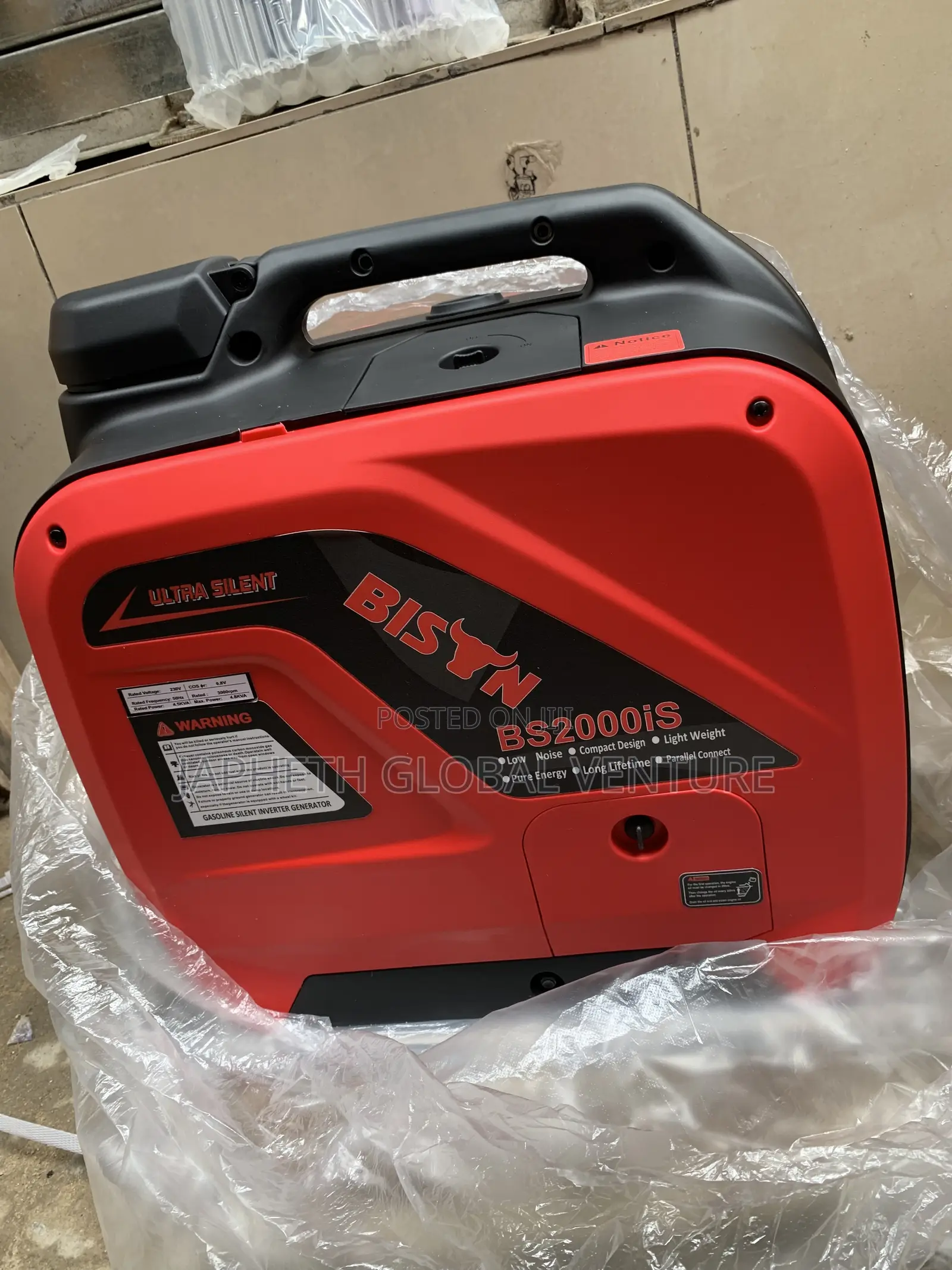 BISON BS2000IS Compact and Lightweight Inverter Generator