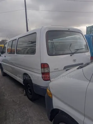 Toyota HiAce 2004 White