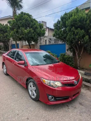 Toyota Camry SE 4dr Sedan (2.5L 4cyl 6A) 2013 Red