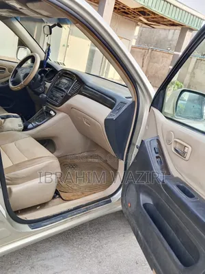 Toyota Highlander 2004 Gold
