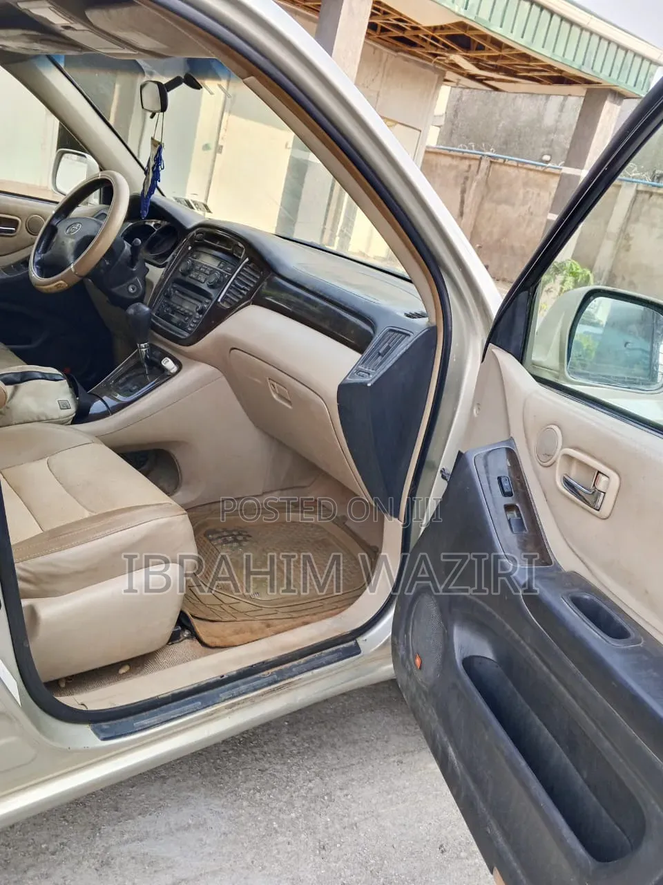 Toyota Highlander 2004 Gold