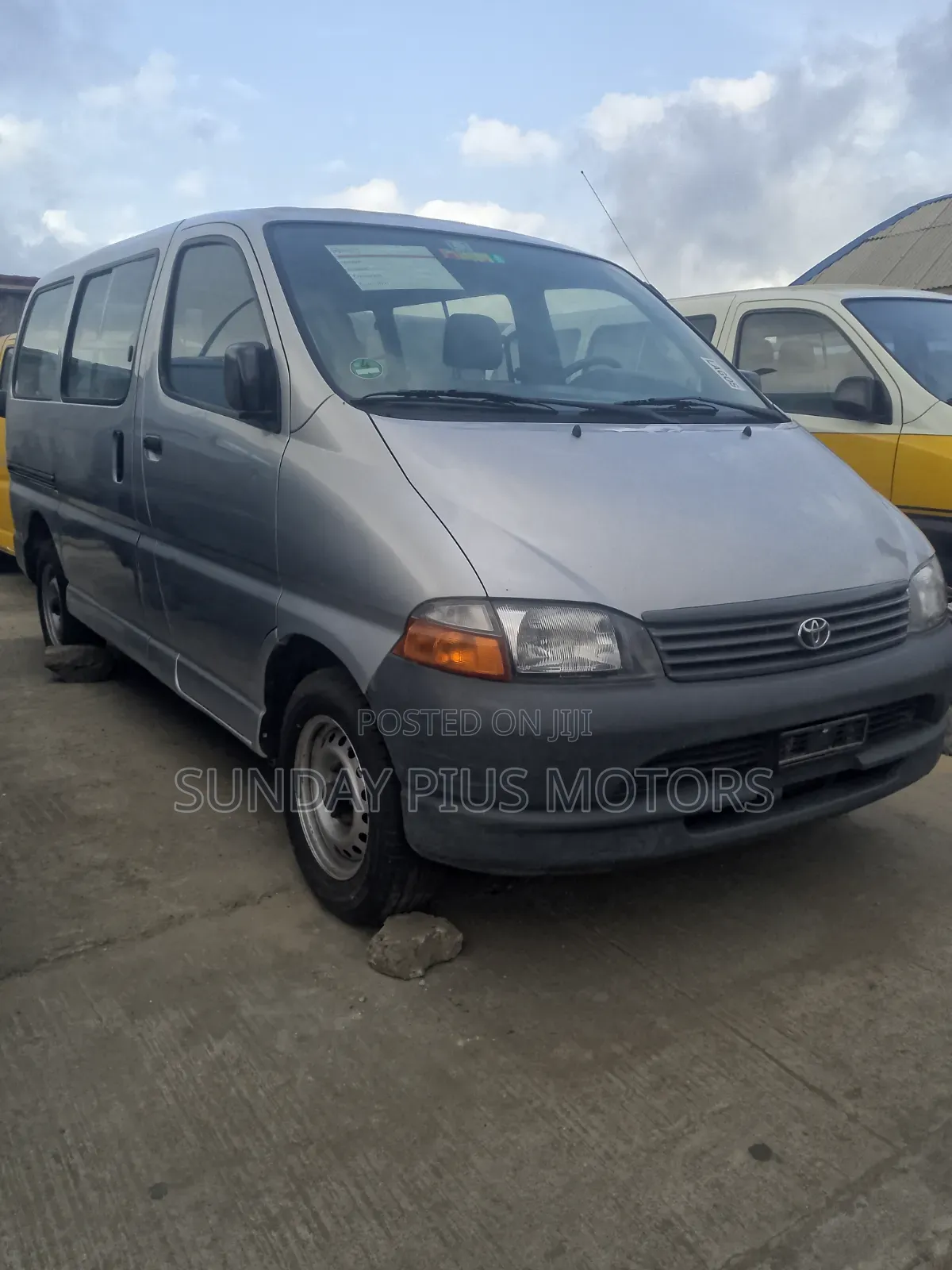 Toyota HiAce 2004 Silver