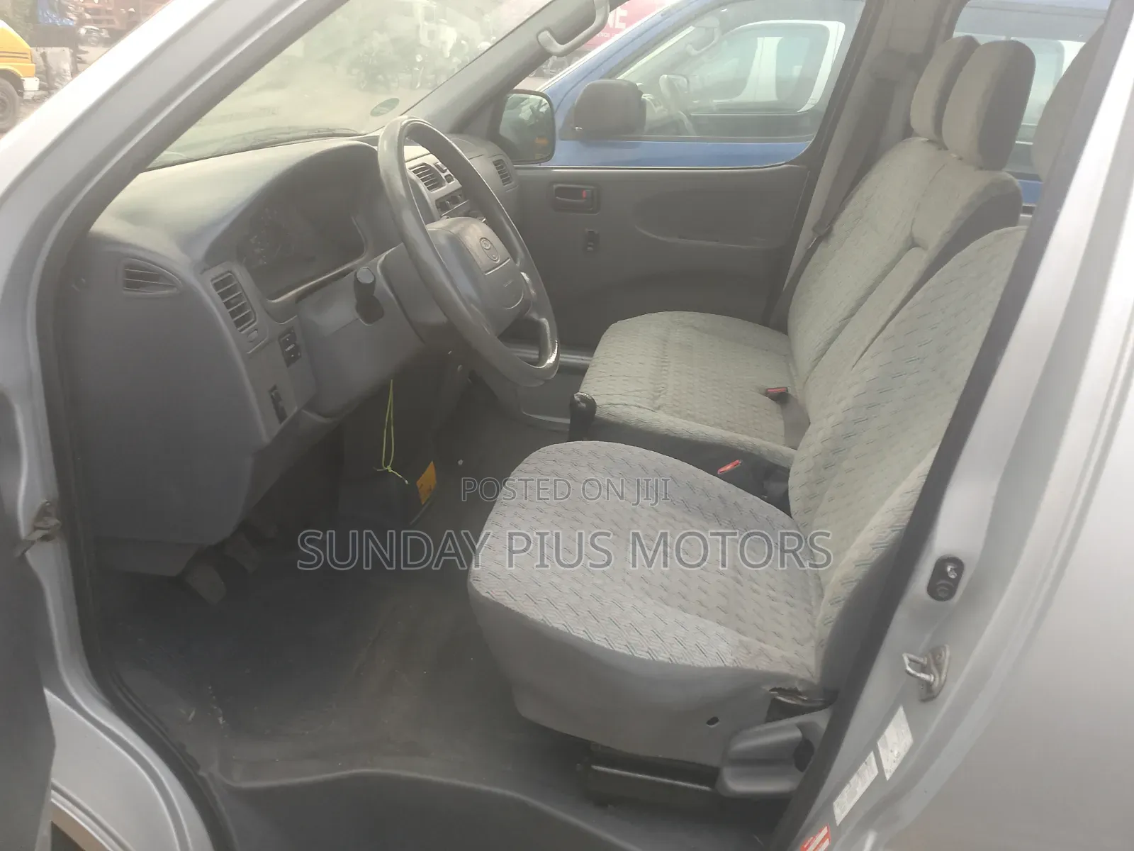 Toyota HiAce 2004 Silver