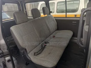 Toyota HiAce 2004 Silver