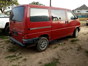 Volkswagen Transporter 2004 Orange