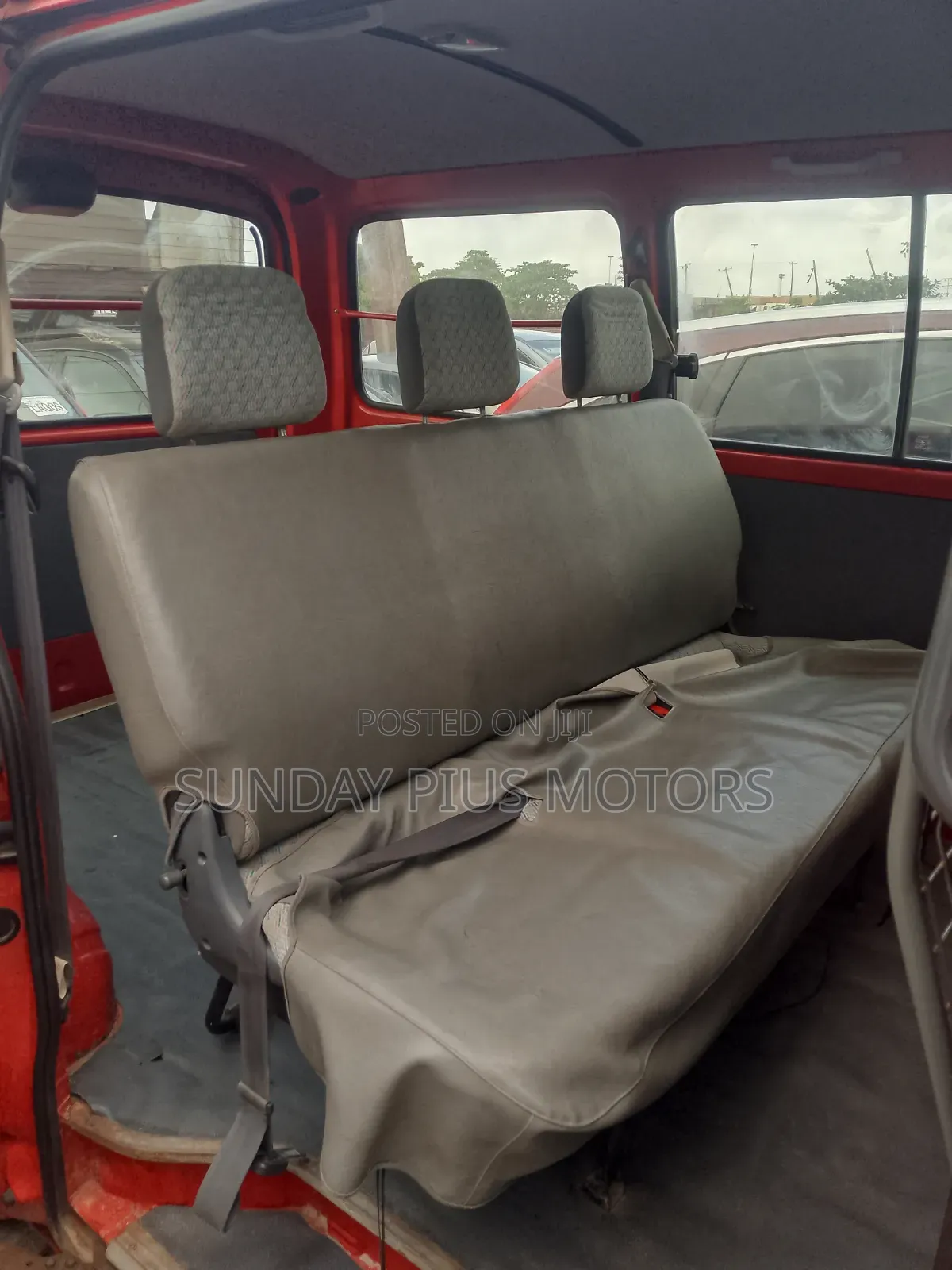 Toyota HiAce 2004 Red