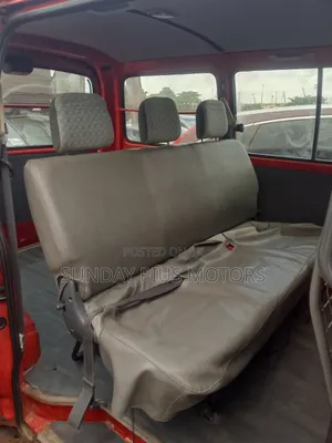 Toyota HiAce 2004 Red