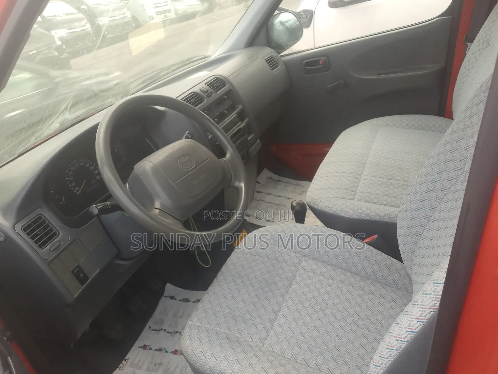 Toyota HiAce 2004 Red