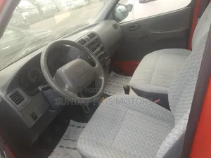 Toyota HiAce 2004 Red
