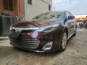 Toyota Avalon XLE Touring Sedan FWD (3.5L 6cyl 6A) 2013 Burgandy