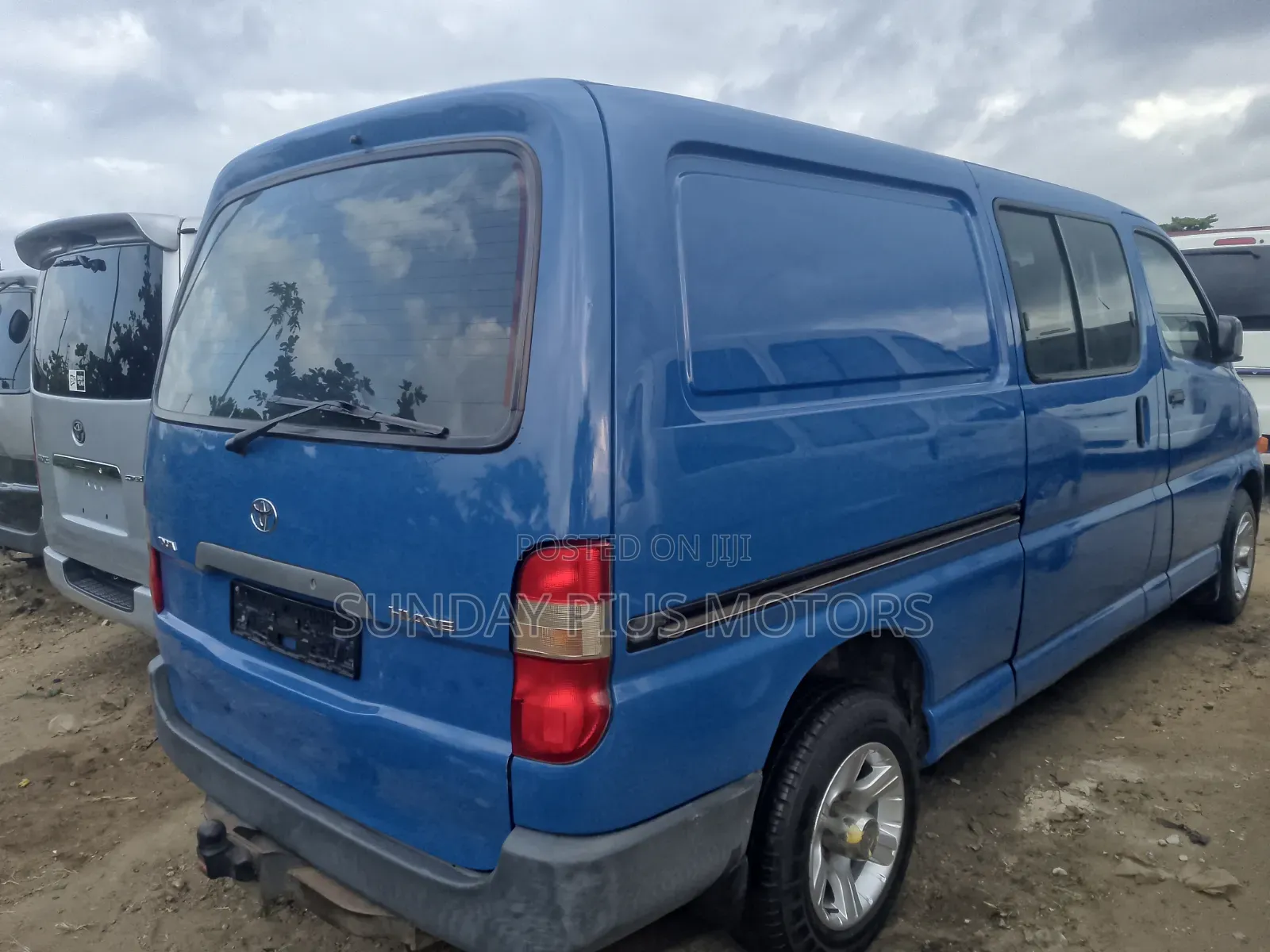 Toyota HiAce 2004 Blue