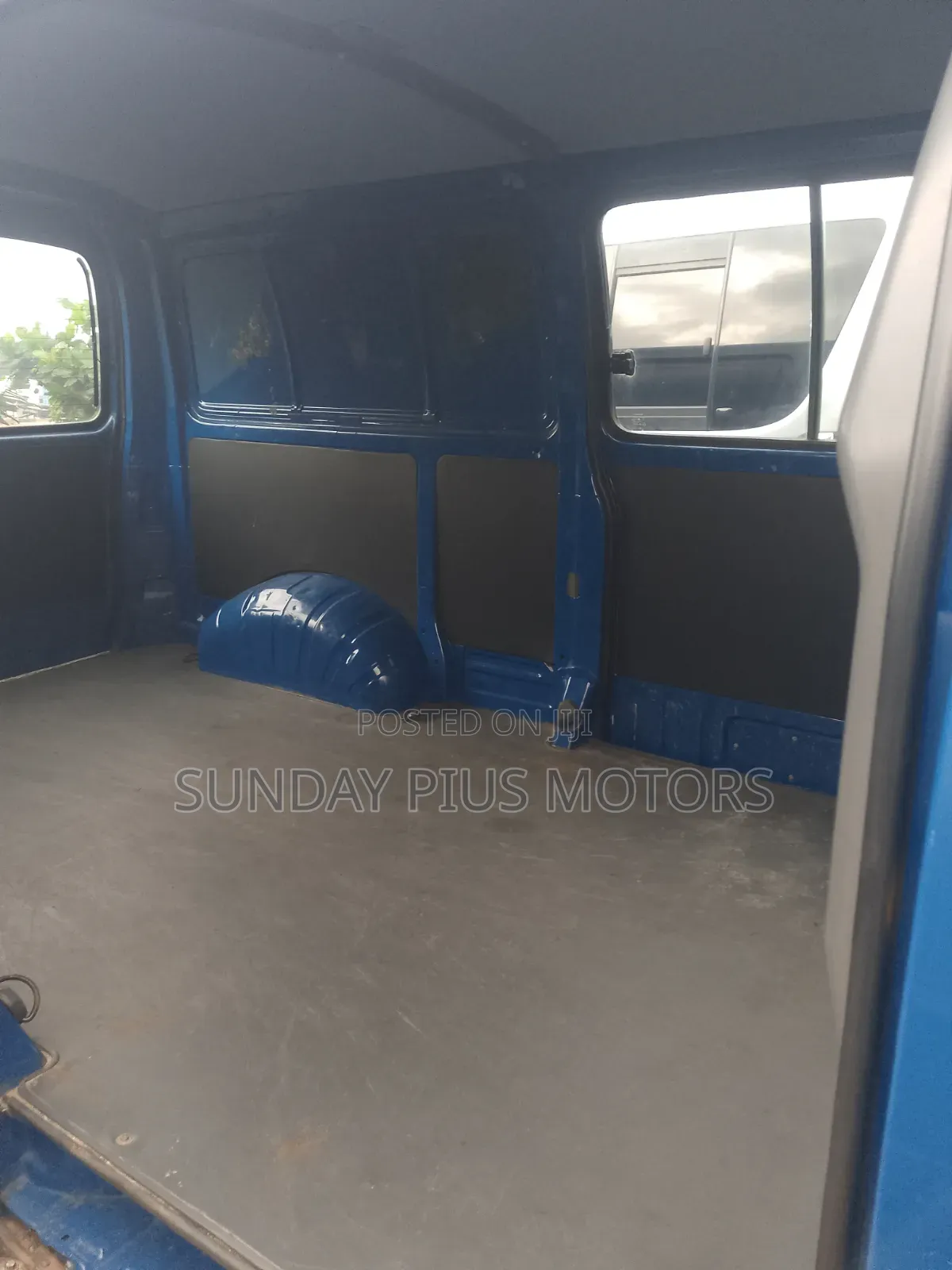Toyota HiAce 2004 Blue