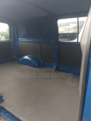 Toyota HiAce 2004 Blue