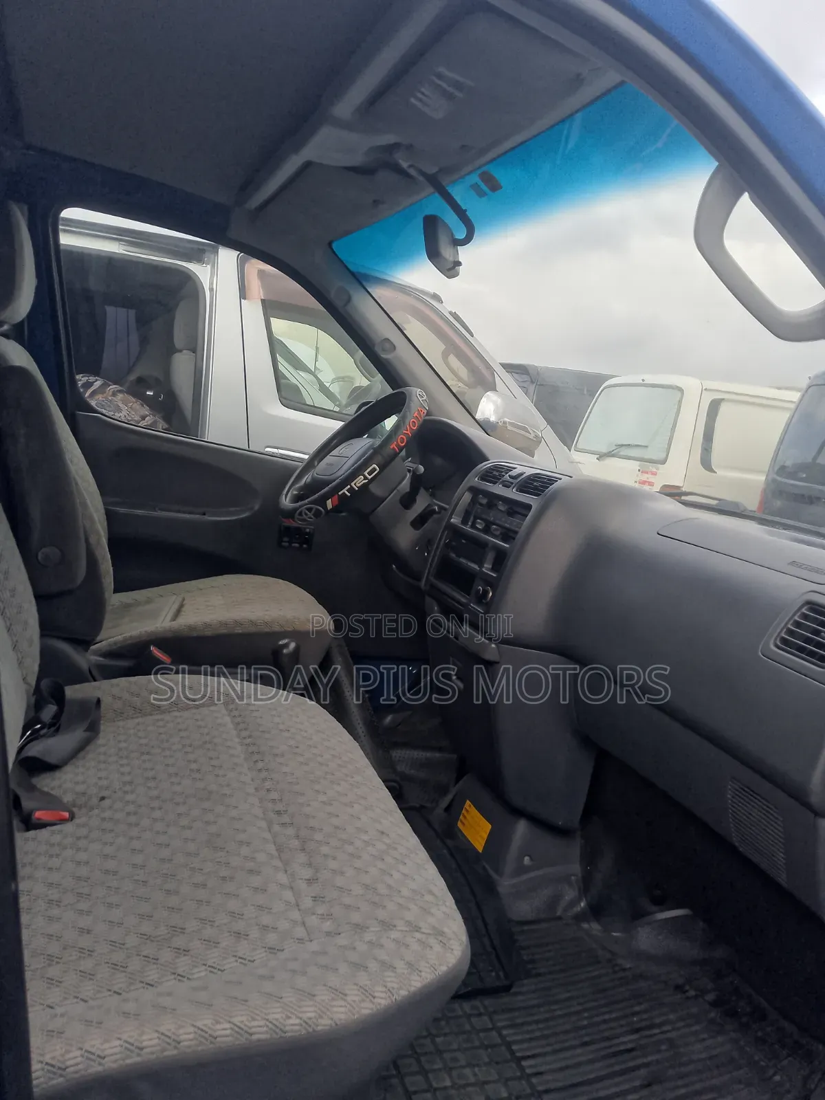 Toyota HiAce 2004 Blue