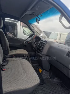 Toyota HiAce 2004 Blue