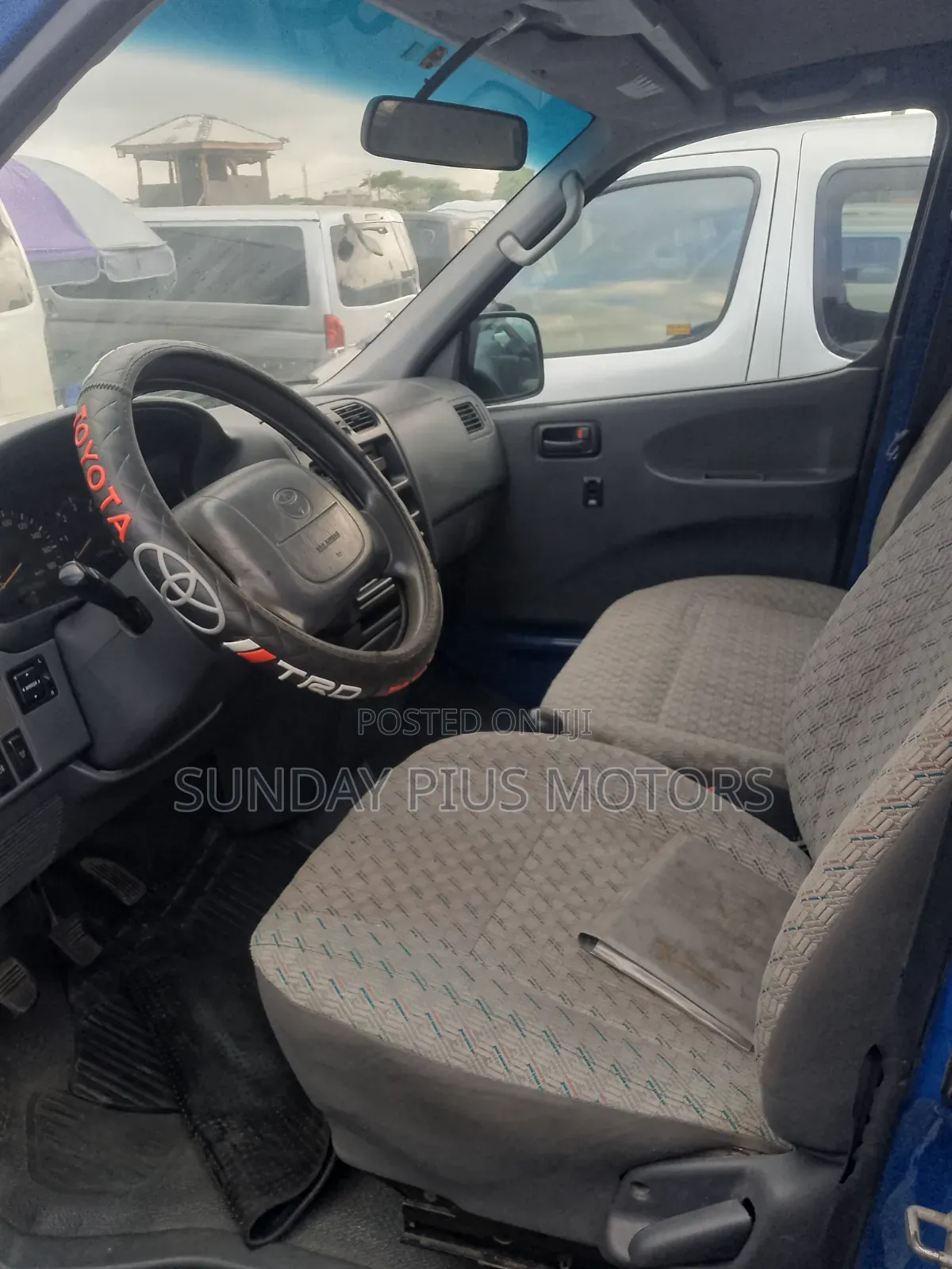 Toyota HiAce 2004 Blue