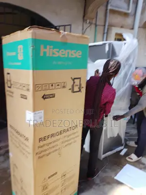Hisense 264-Litre Fridge Freezer for Family Kitchen Use