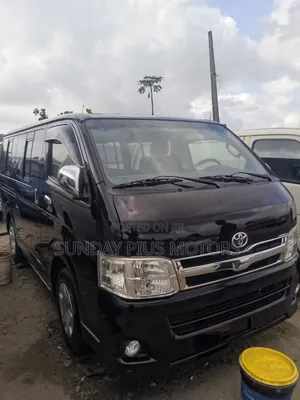 Toyota HiAce 2014 Black