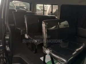 Toyota HiAce 2014 Black