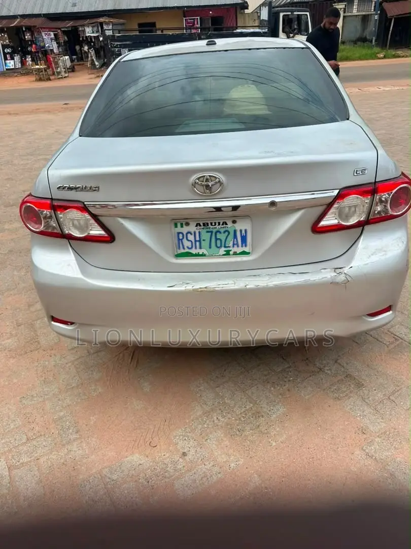 Toyota Corolla 2010 Silver