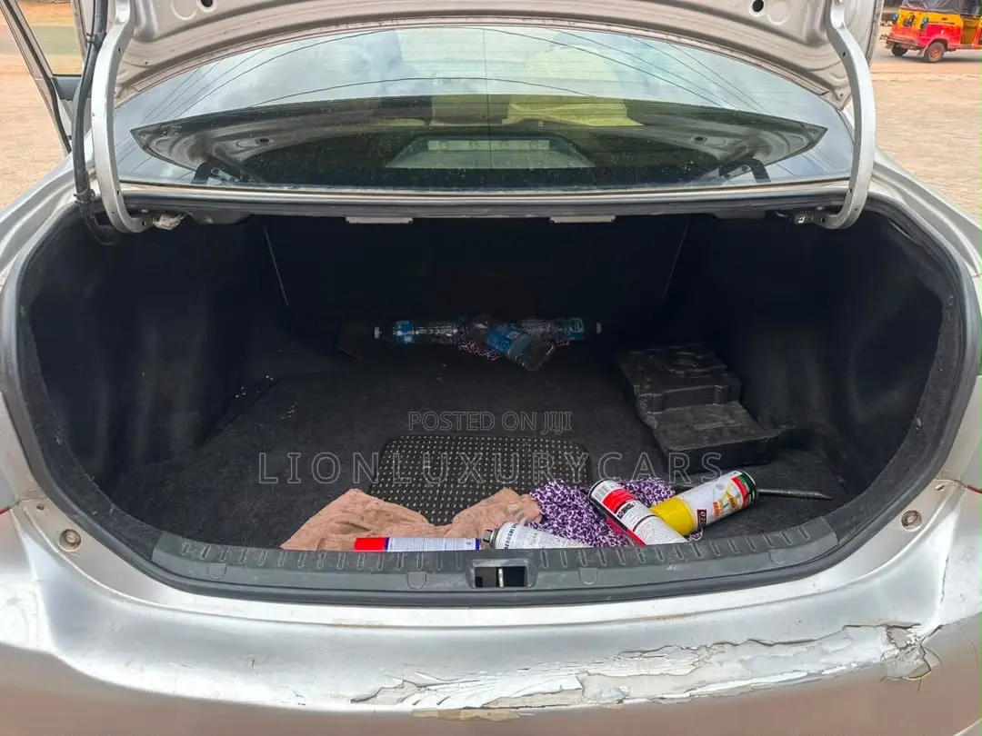 Toyota Corolla 2010 Silver
