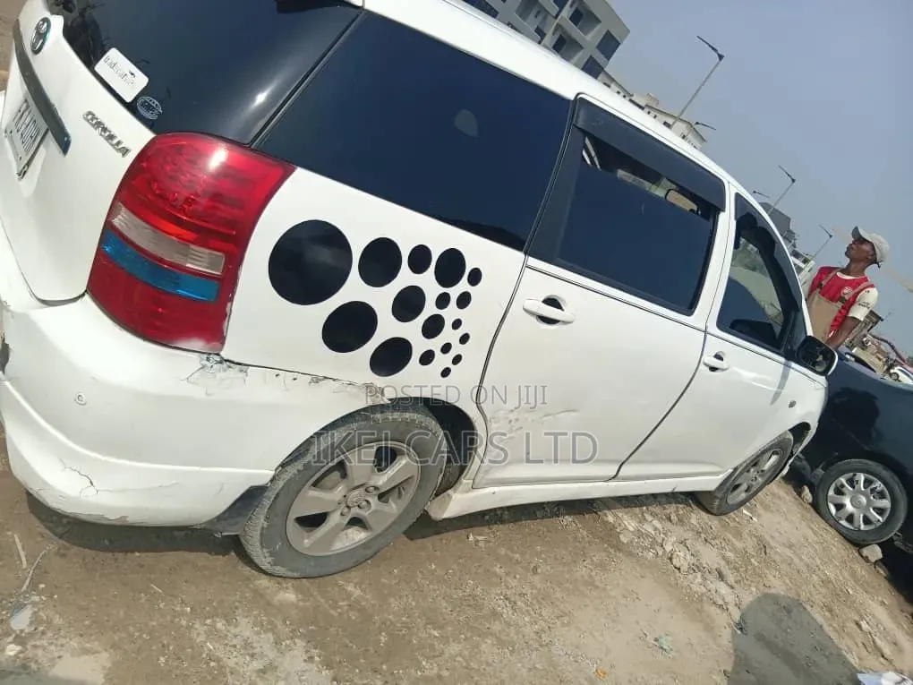 Toyota Corolla 2007 White