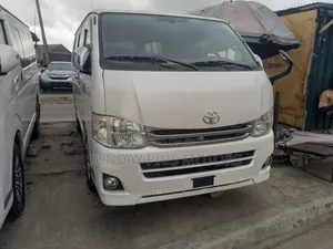 Toyota HiAce 2012 White