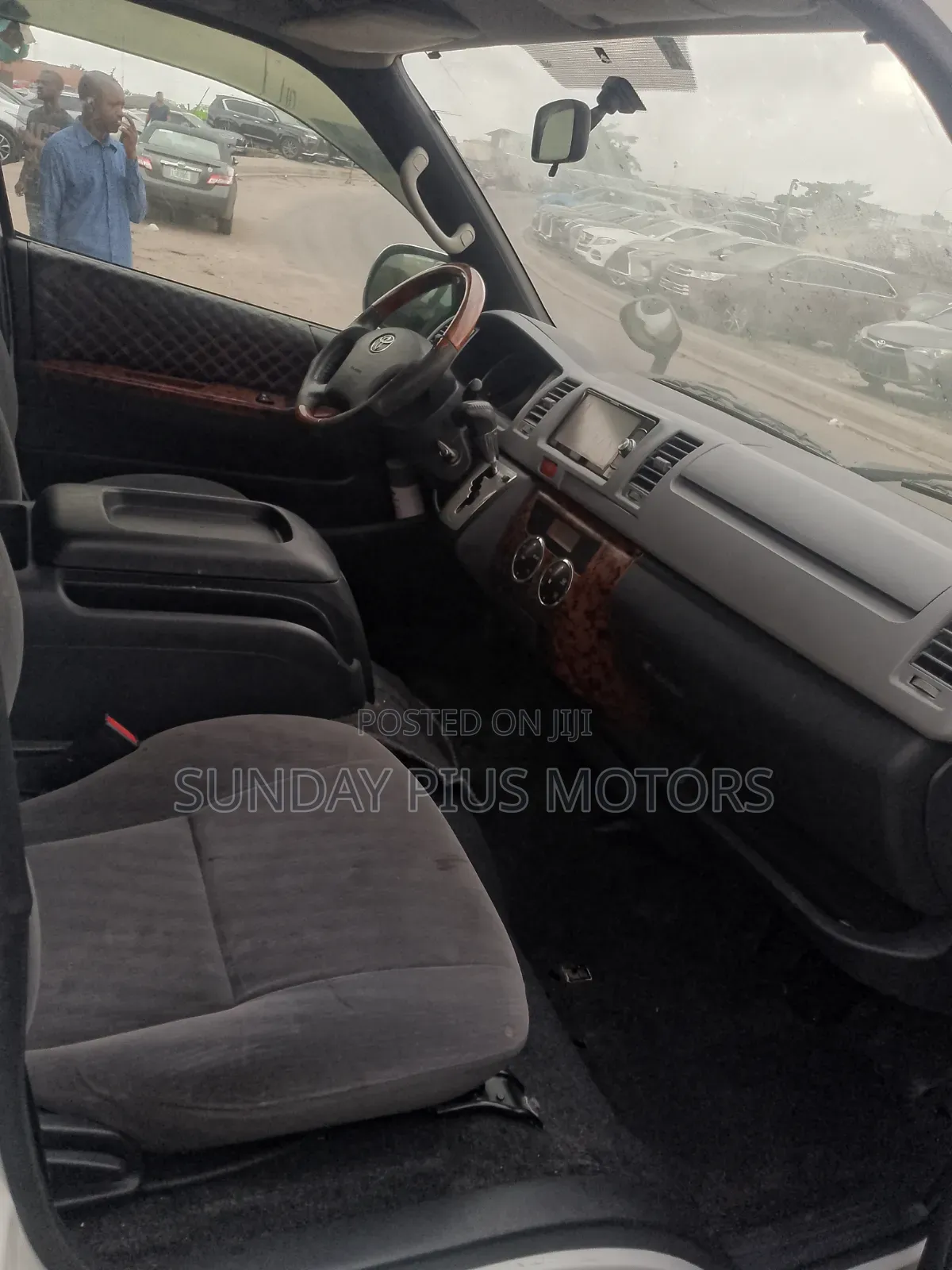 Toyota HiAce 2012 White