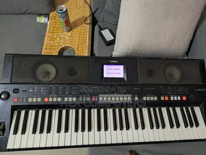 Yamaha PSR S650 Keyboard.