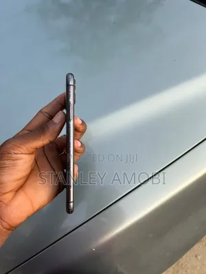 Apple iPhone 11 64 GB Black