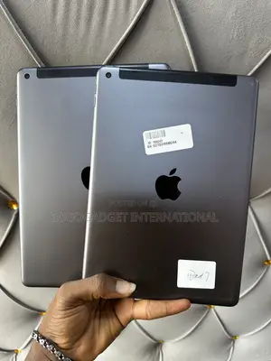 Apple iPad 10.2 (2019) 128 GB Silver