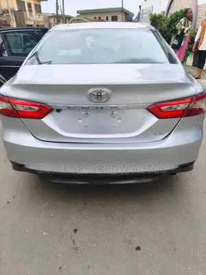 Toyota Camry 2018 Silver