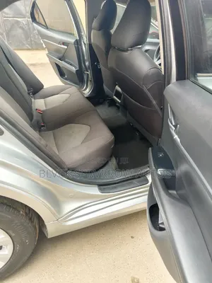 Toyota Camry 2018 Silver