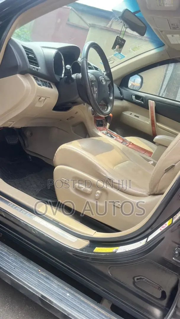 Toyota Highlander 2010 Gray