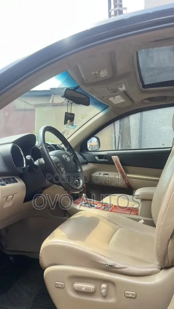 Toyota Highlander 2010 Gray
