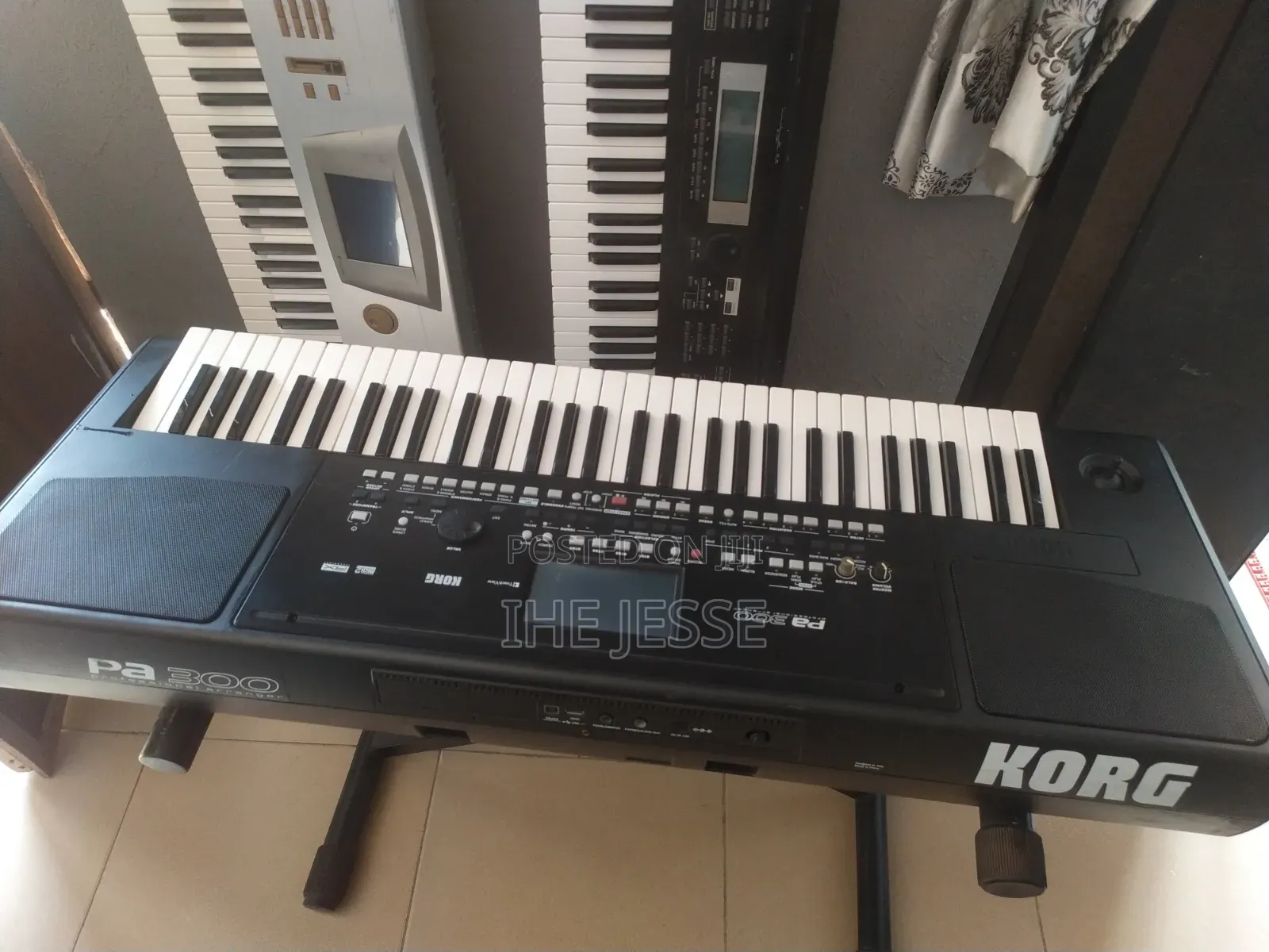 Korg Pa300 Arranger Keyboard