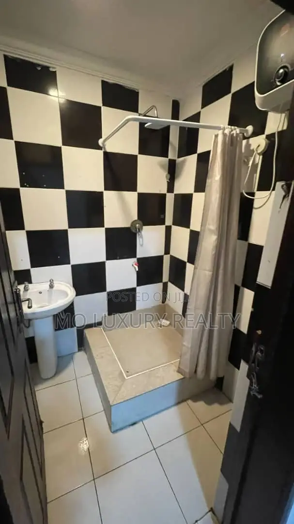 1bdrm Shared Apartment in Chevron for rent