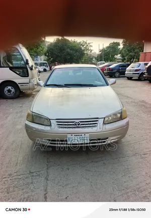 Toyota Camry CE 4dr Sedan (2.2L 4cyl 4A) 2000 Gold
