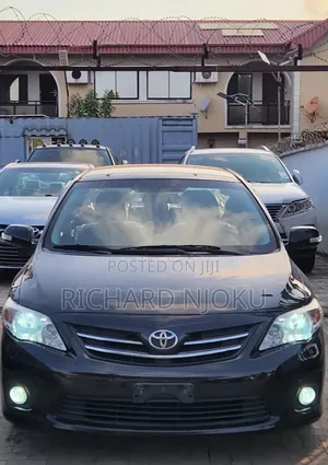 Toyota Corolla LE 4dr Sedan (1.8L 4cyl 4A) 2012 Black