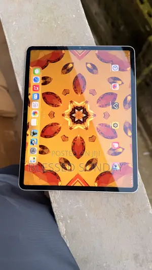 Apple iPad Pro (2022) 128 GB Silver