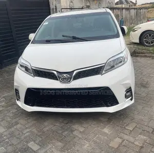 Toyota Sienna XLE 7-Passenger 4dr Minivan AWD (3.5L 6cyl 6A) 2015 White