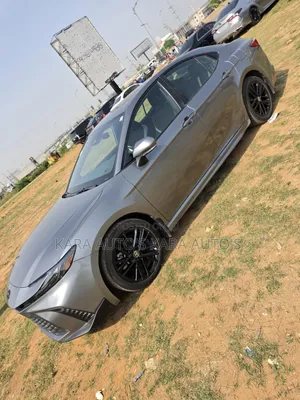 Toyota Camry SE 2025 Gray