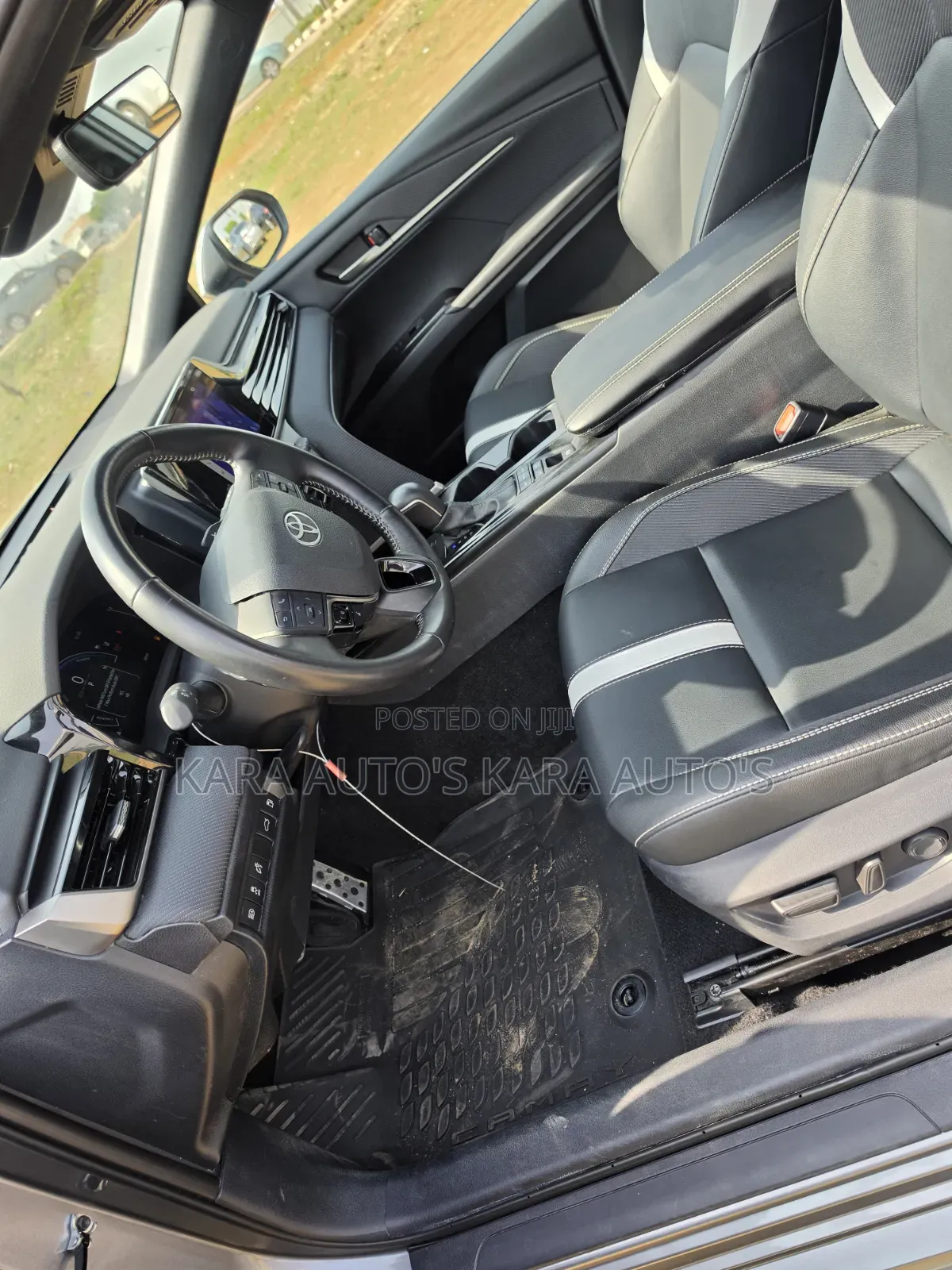 Toyota Camry SE 2025 Gray
