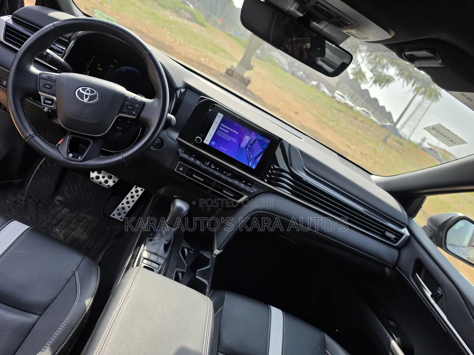 Toyota Camry SE 2025 Gray