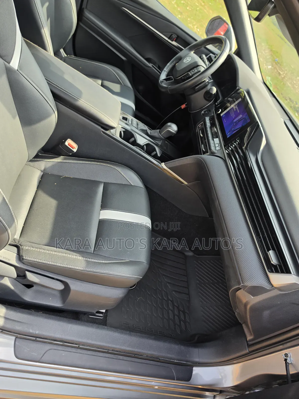 Toyota Camry SE 2025 Gray
